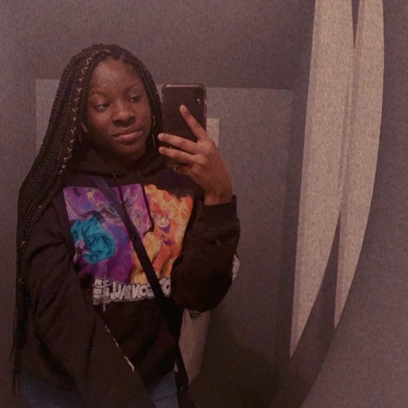 Meet your Posher, Adriane - Picture 1 of 1